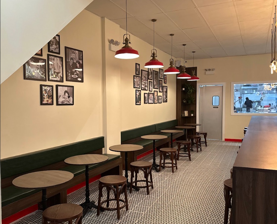 New York Restaurant Inside